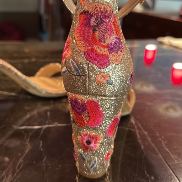 INC size 10.5 gold glitter chunky floral heels - Picture 6 of 6